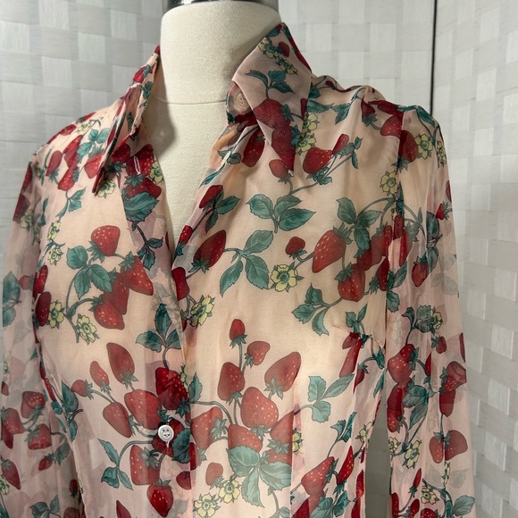 Dolce and Ganbana silk button down blouse with strawberry pattern NWT (Vintage) - Picture 3 of 16